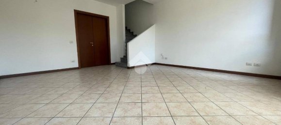 2 bedrooms House in Cremona, Italy No. 285521 22