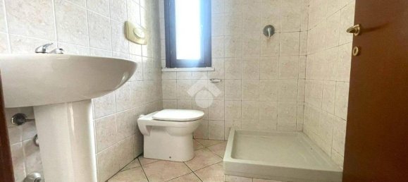 2 bedrooms House in Cremona, Italy No. 285521 8