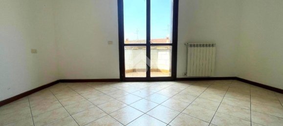 2 bedrooms House in Cremona, Italy No. 285521 27