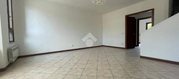 2 bedrooms House in Cremona, Italy No. 285521 17