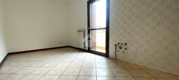 2 bedrooms House in Cremona, Italy No. 285521 23