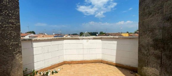 2 bedrooms House in Cremona, Italy No. 285521 35