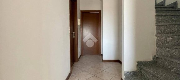 2 bedrooms House in Cremona, Italy No. 285521 25