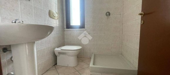 2 bedrooms House in Cremona, Italy No. 285521 26