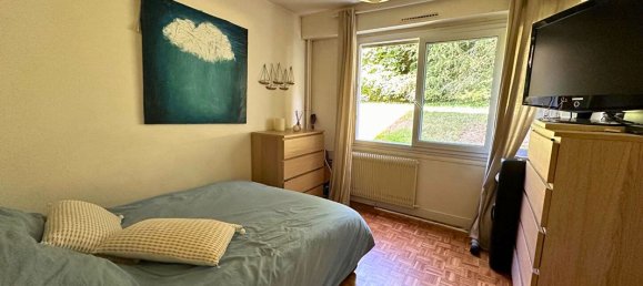 Apartamento de 2 dormitorios en Garches, France No. 177430 4