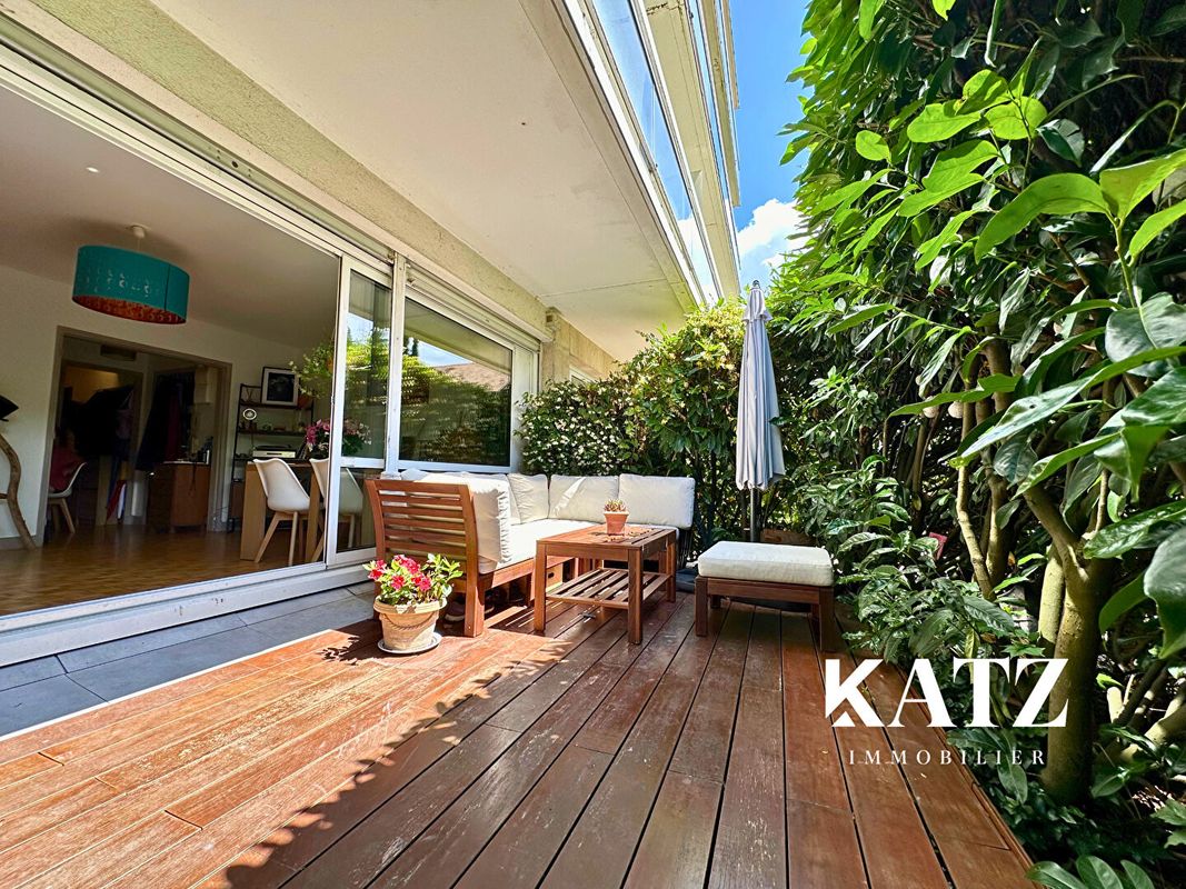 Apartamento de 2 dormitorios en Garches, France No. 177430