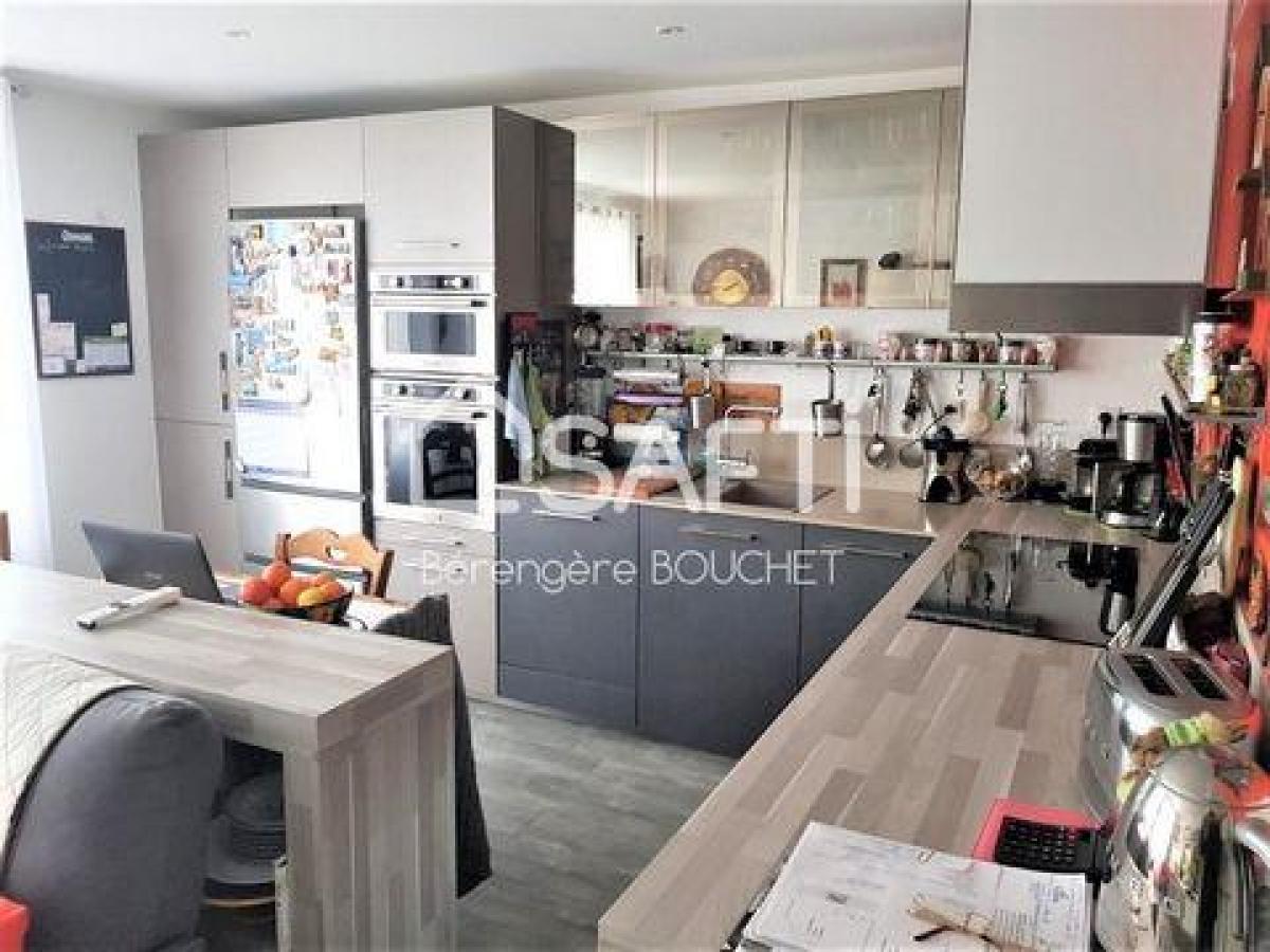 2 bedrooms Apartment in Bordeaux, France No. 11162