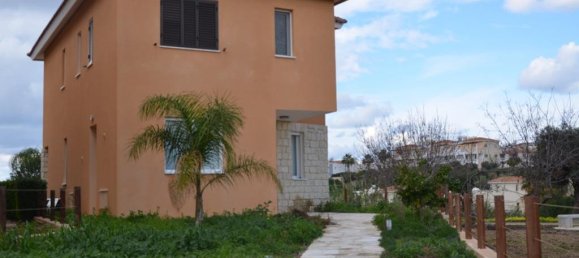 4 bedrooms House in Chloraka, Cyprus No. 9799 2