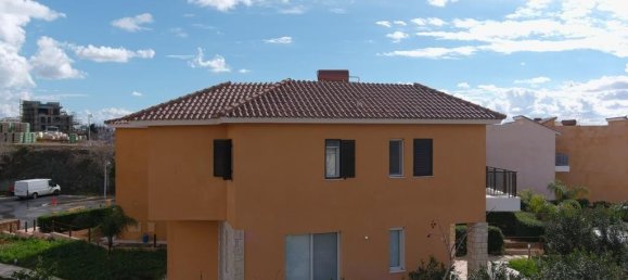 4 bedrooms House in Chloraka, Cyprus No. 9799 13