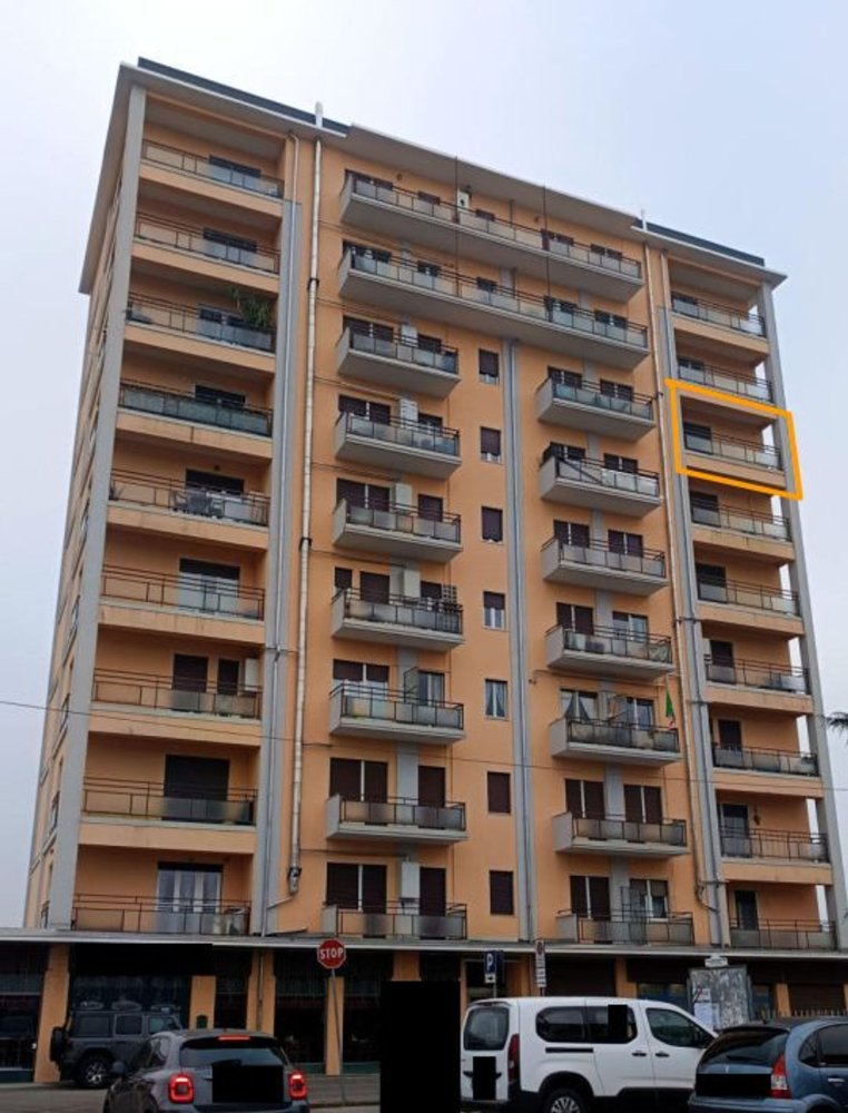 3 rooms Apartment in Oggiona con Santo Stefano, Italy No. 98170