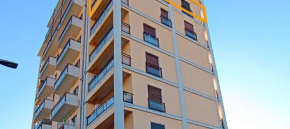 3 rooms Apartment in Oggiona con Santo Stefano, Italy No. 98170 2