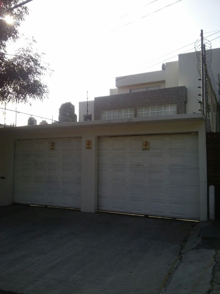 Casa de 4 dormitorios en Naucalpan de Juárez, Mexico No. 209678