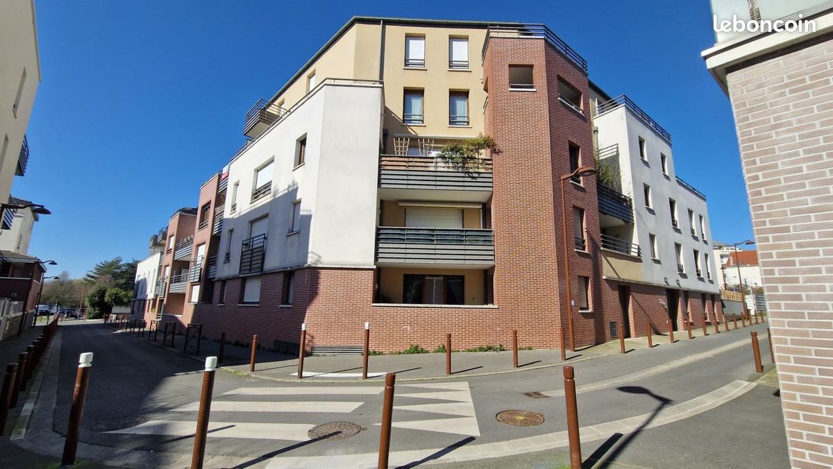 2 bedrooms Apartment in Neuilly-sur-Marne, France No. 115841