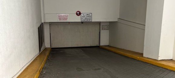 Parking in Paris, France No. 329811 2