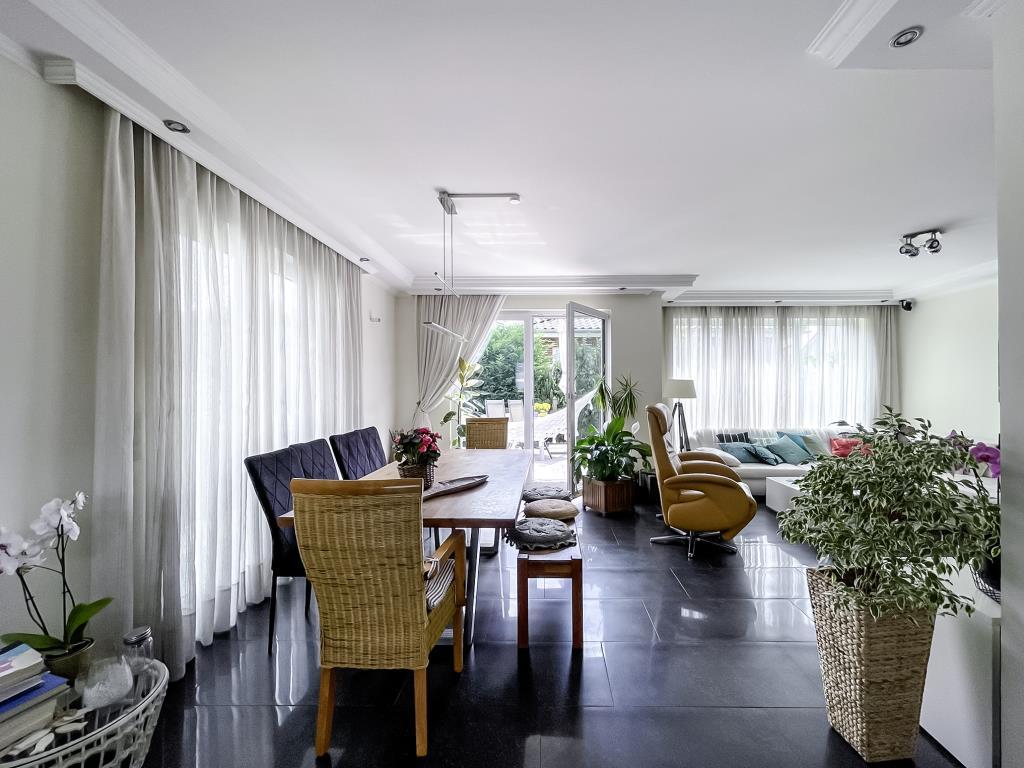 5غرفة تاون هاوس في Hochtaunuskreis, Germany رقم 281699