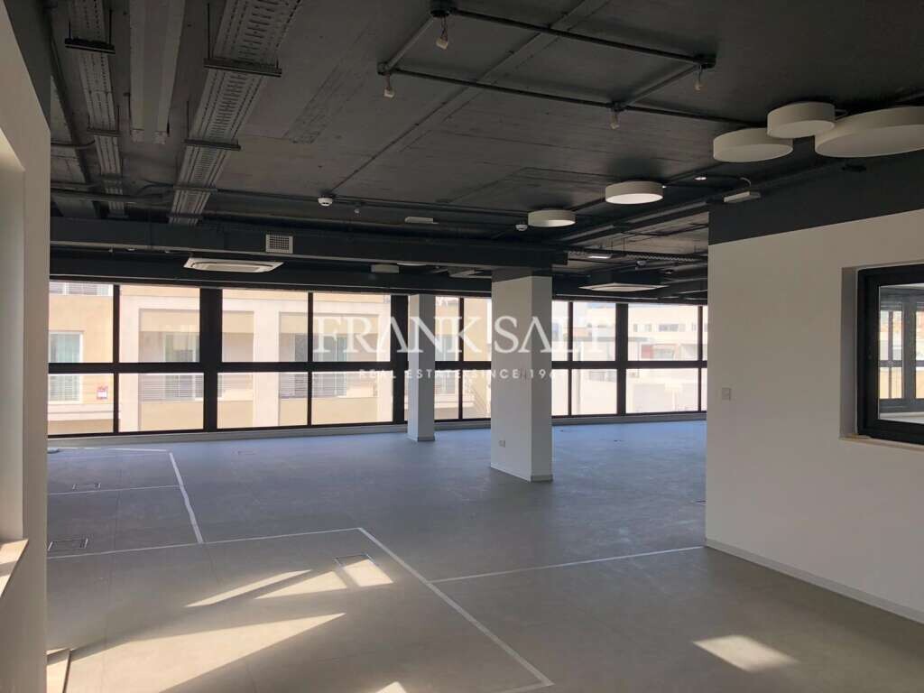 545m² Office in Msida, Malta No. 13399