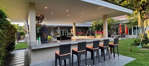 5 bedrooms Villa in Cha-am, Thailand No. 25110 6