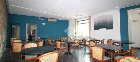 Коммерческая недвижимость с 3 комнатами в Бергамо, Италия № 273637 4