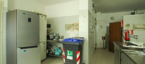 Коммерческая недвижимость с 3 комнатами в Бергамо, Италия № 273637 13