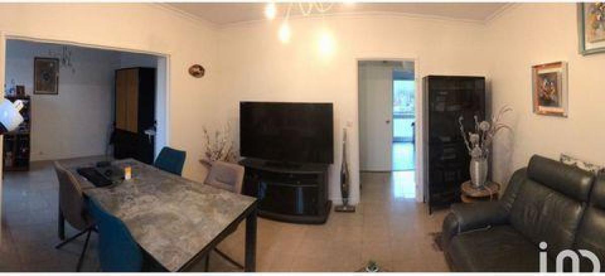 2 bedrooms Condo in Yerres, France No. 35455