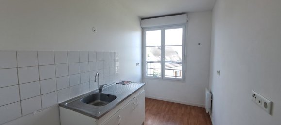 2 bedrooms Apartment in Pont-Sainte-Maxence, France No. 330026 4