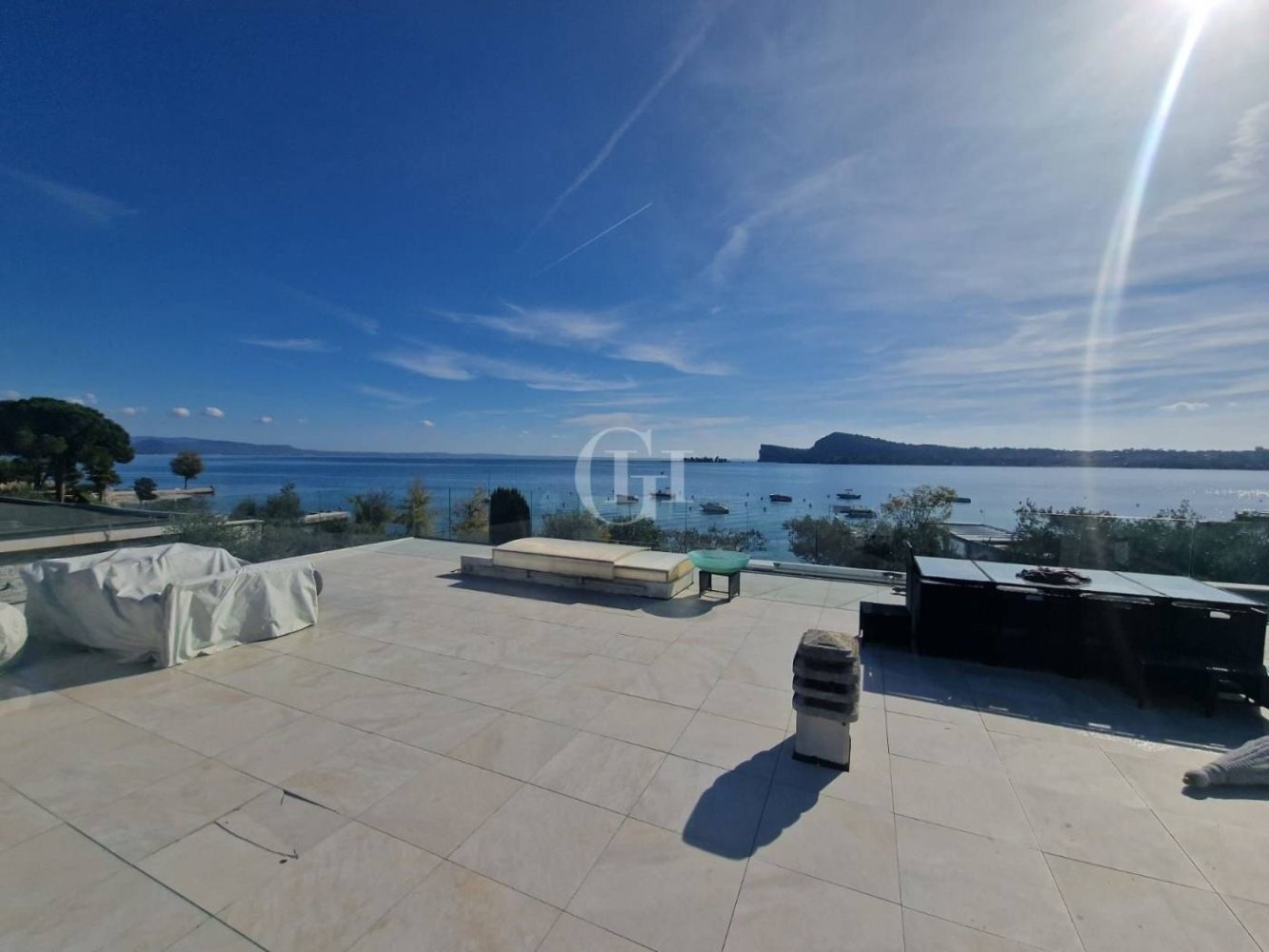 3 bedrooms Villa in San Felice del Benaco, Italy No. 68821