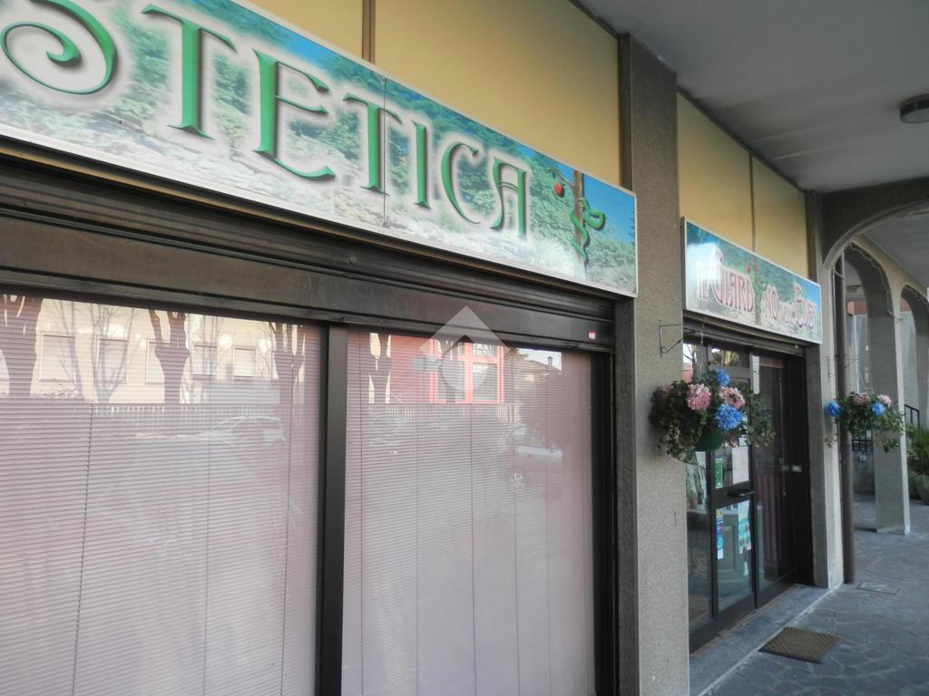 Коммерческая недвижимость с 1 комнатой в Пандино, Италия № 61098