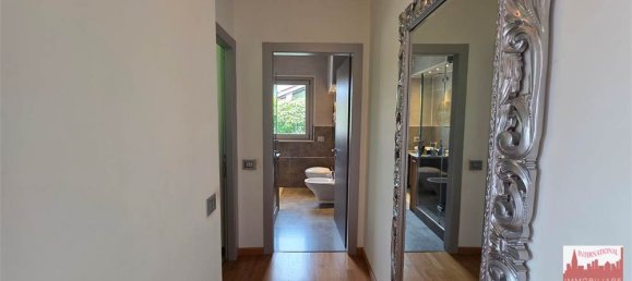 2 bedrooms Commercial property in Como, Italy No. 307948 16