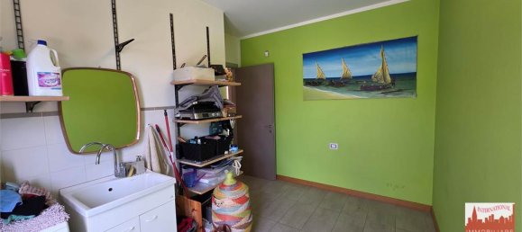 2 bedrooms Commercial property in Como, Italy No. 307948 17