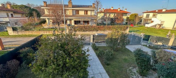 8 rooms House in San Michele al Tagliamento, Italy No. 102779 20