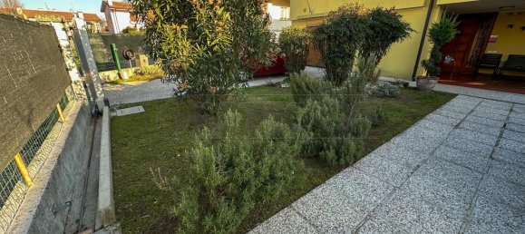 8 rooms House in San Michele al Tagliamento, Italy No. 102779 4