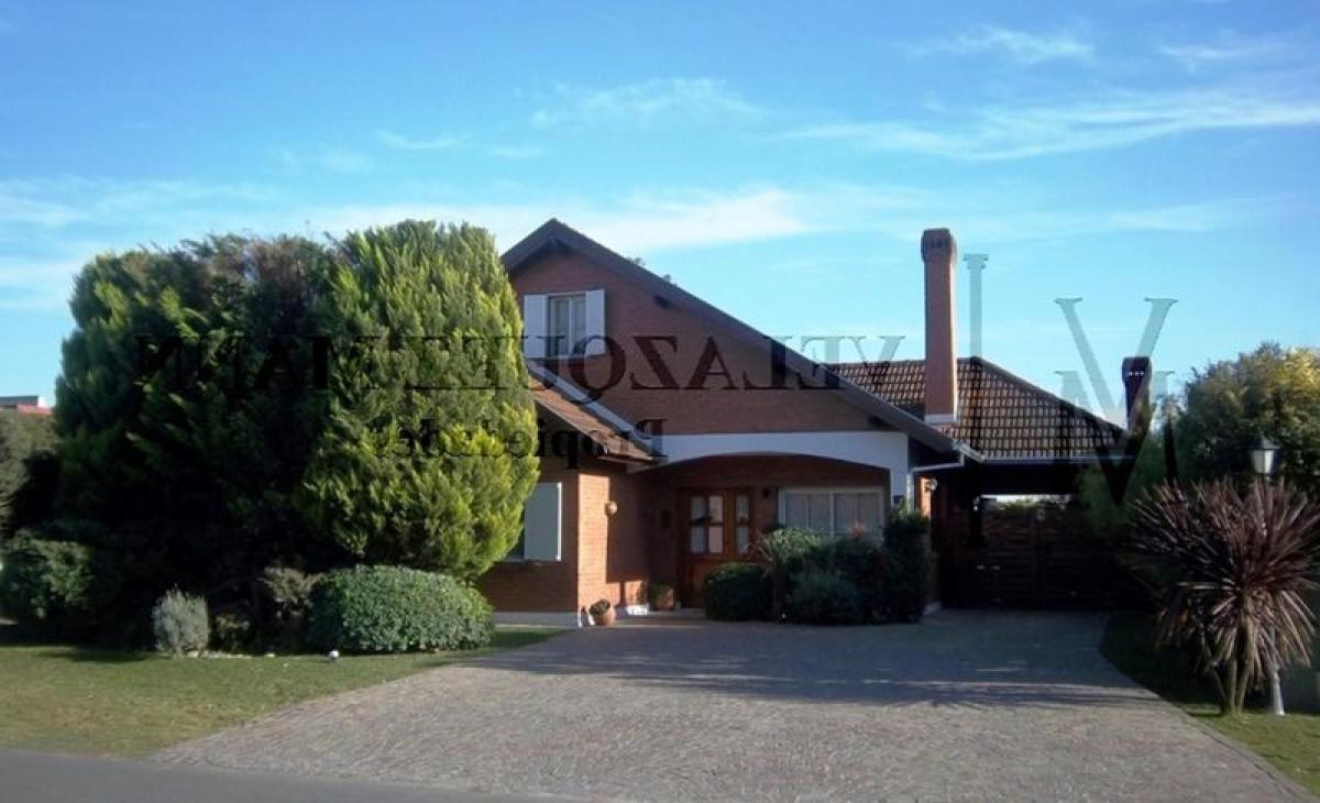 3 bedrooms House in Esteban Echeverria, Argentina No. 4795