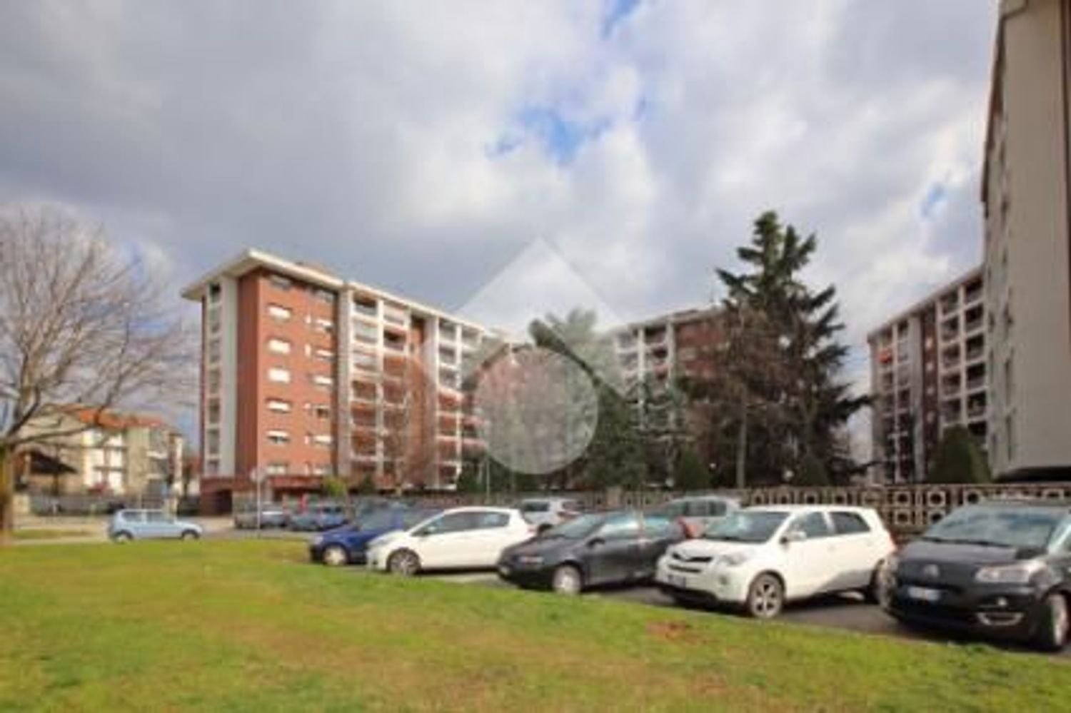 4 Schlafzimmer Wohnung in Beinasco, Italy, Nr. 318610