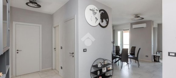 4 Schlafzimmer Wohnung in Beinasco, Italy, Nr. 318610 11