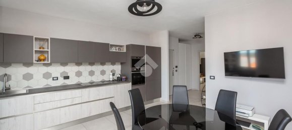 4 Schlafzimmer Wohnung in Beinasco, Italy, Nr. 318610 4