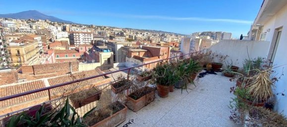 3-salle Penthouse à Catania, Italy No. 158943 2