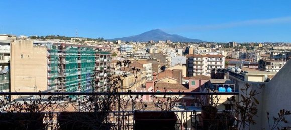 3-salle Penthouse à Catania, Italy No. 158943 7