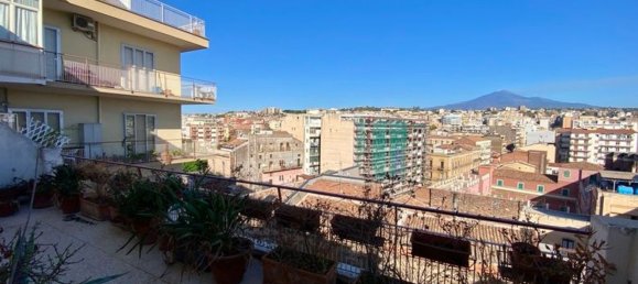3-salle Penthouse à Catania, Italy No. 158943 5