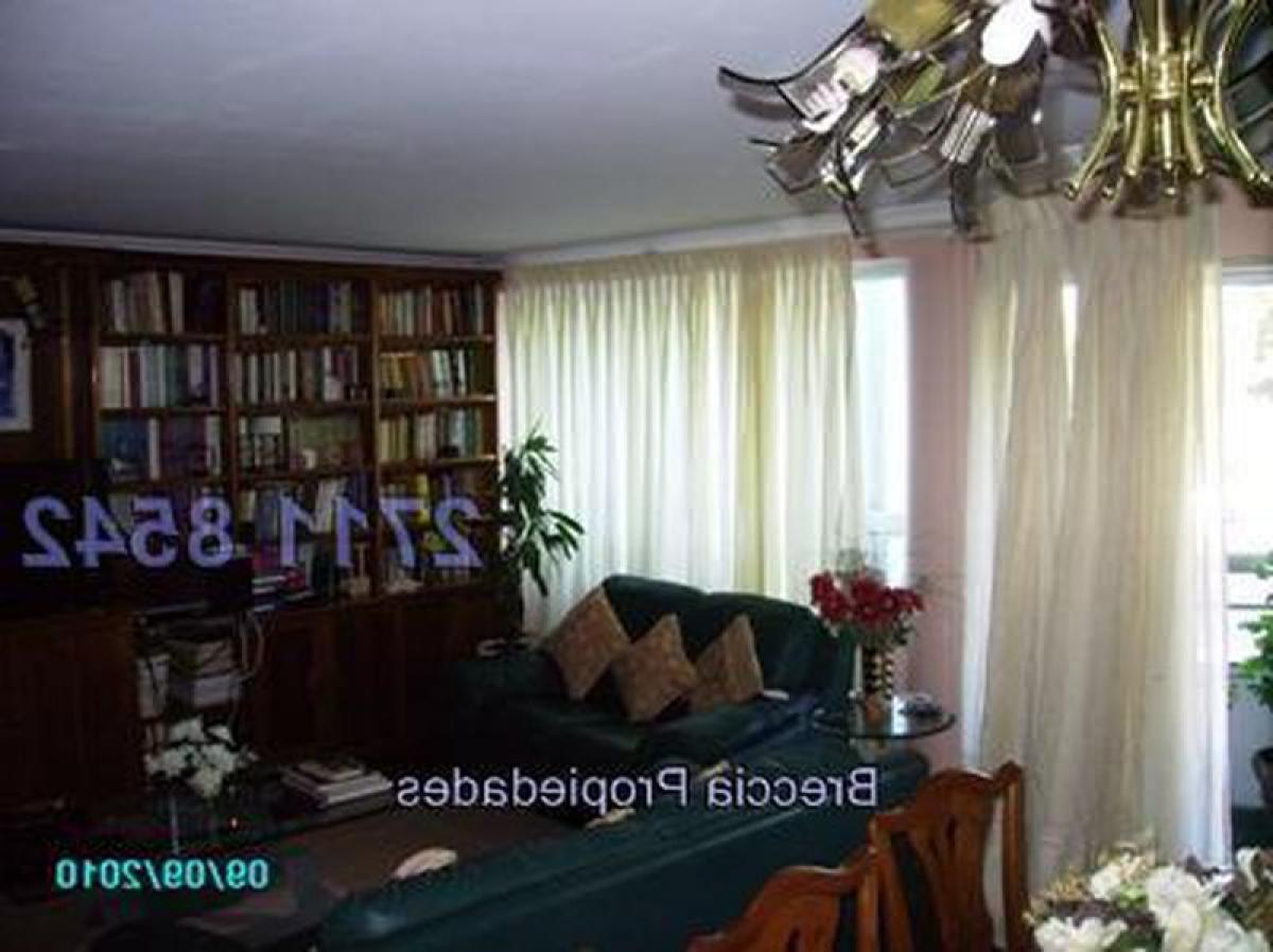 Apartamento de 3 dormitorios en Montevideo, Uruguay No. 4692