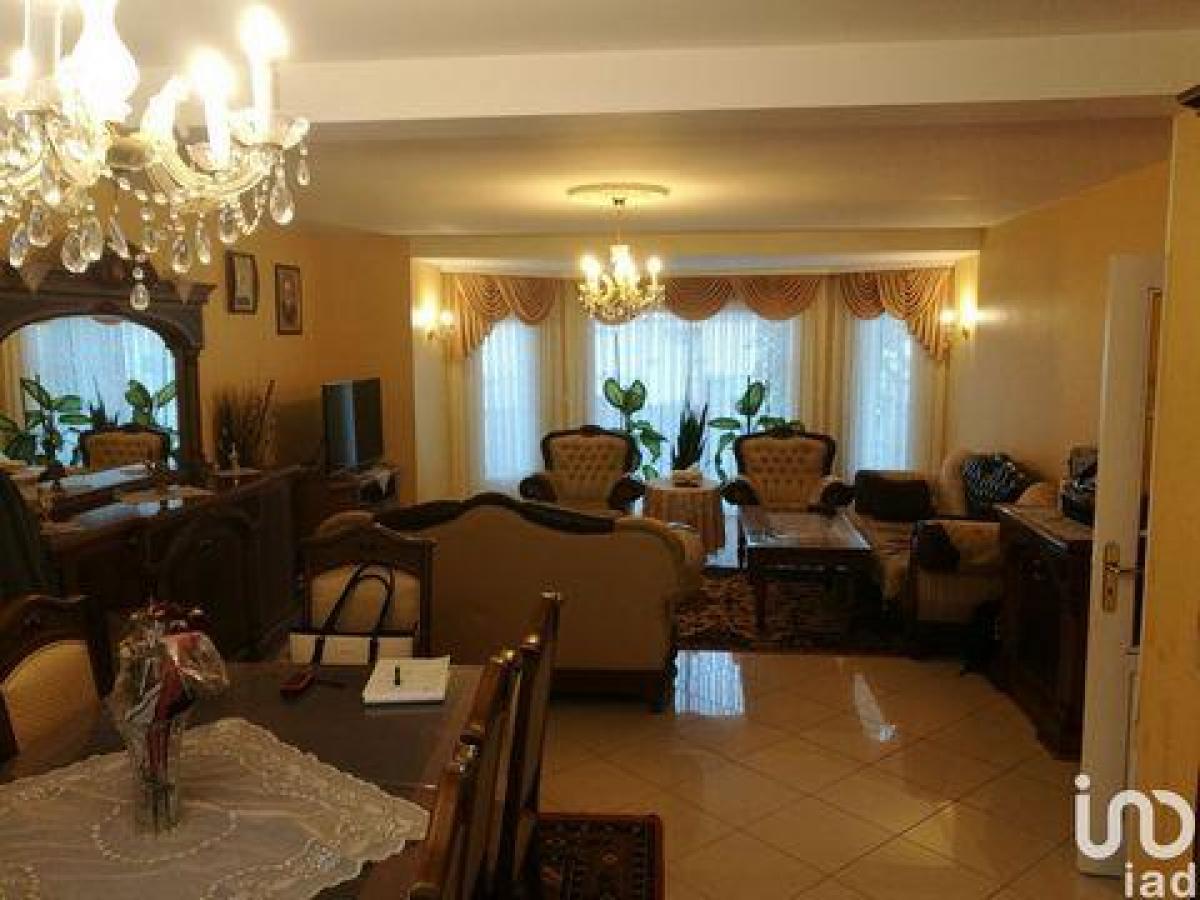 7 bedrooms House in Allonnes, France No. 28999