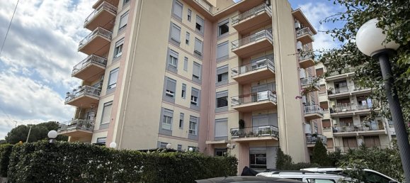 3 bedrooms Apartment in Messina, Italy No. 340960 13