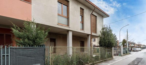Apartamento de 3 habitaciónes en Roncello, Italy No. 13770 17