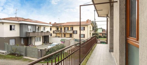 Apartamento de 3 habitaciónes en Roncello, Italy No. 13770 12