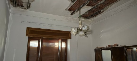 4 bedrooms Apartment in Taranto, Italy No. 317239 9