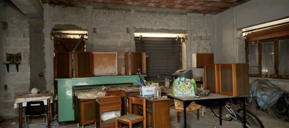 4 bedrooms Apartment in Taranto, Italy No. 317239 3