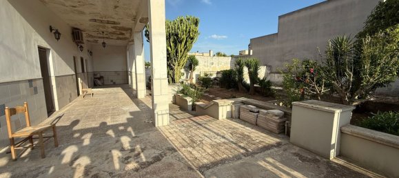 4 bedrooms Apartment in Taranto, Italy No. 317239 14