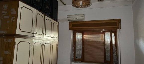 4 bedrooms Apartment in Taranto, Italy No. 317239 10