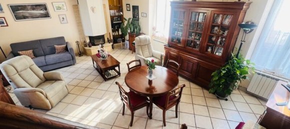 2 Schlafzimmer Haus in Chatellerault, France, Nr. 317125 6