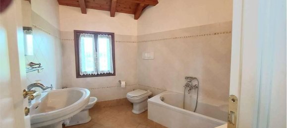 9 rooms House in Conegliano, Italy No. 143337 5