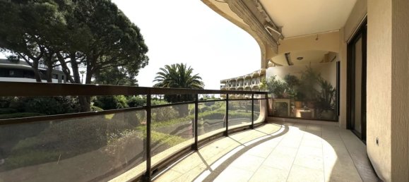 2 bedrooms Apartment in Villeneuve-Loubet, France No. 322973 3